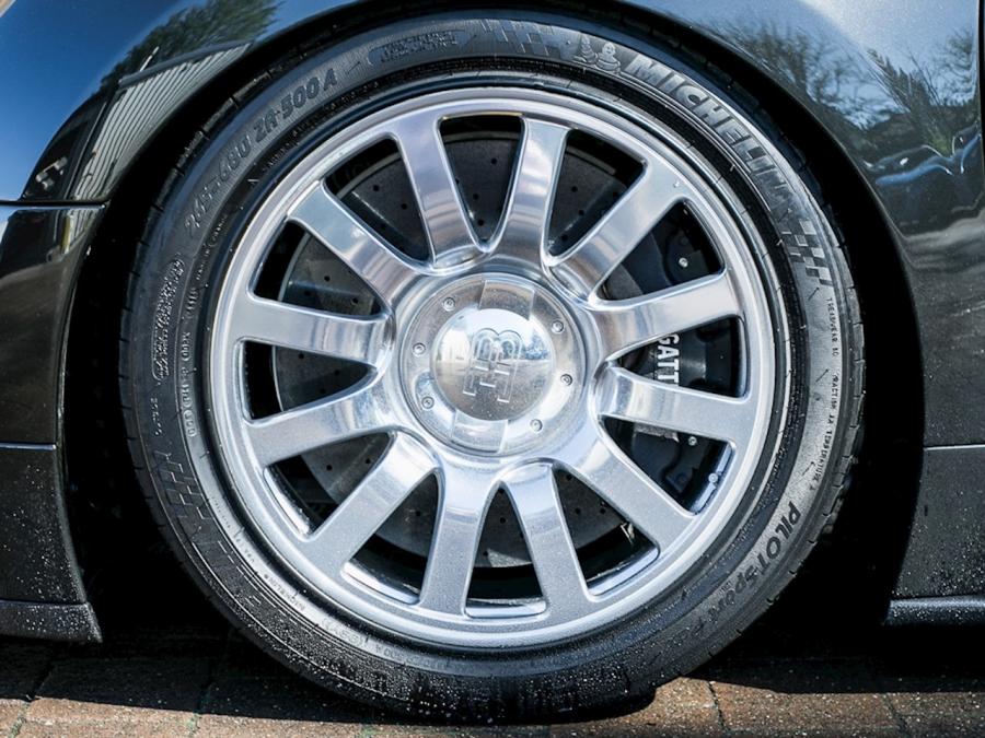 Колеса Bugatti Veyron 16.4 (57) 2007 года  (фото 5 из 28)